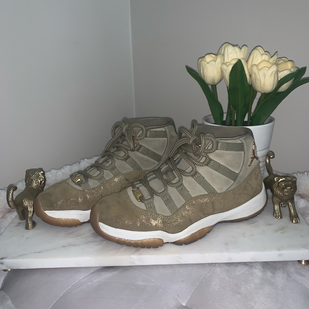 Jordan 11 olive green ✨